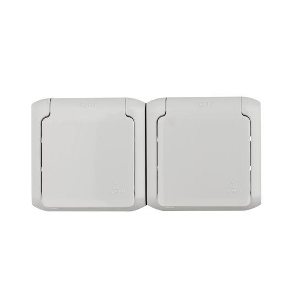 legrand quteo ip-44 розетка 2-я с заземлением с крышкой (со шторками) серая