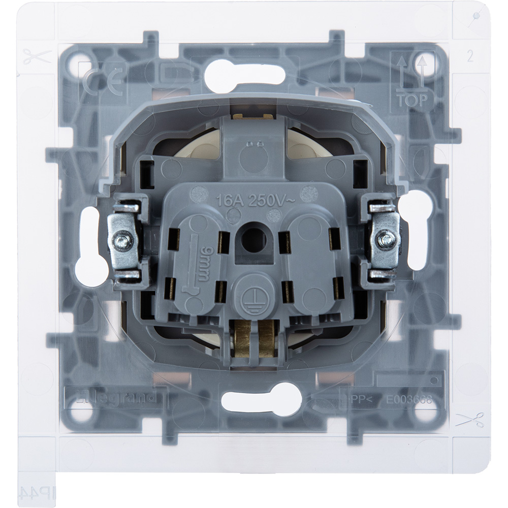 legrand etika розетка 1-я с заземлением с крышкой со шторками ip44 слоновая кость