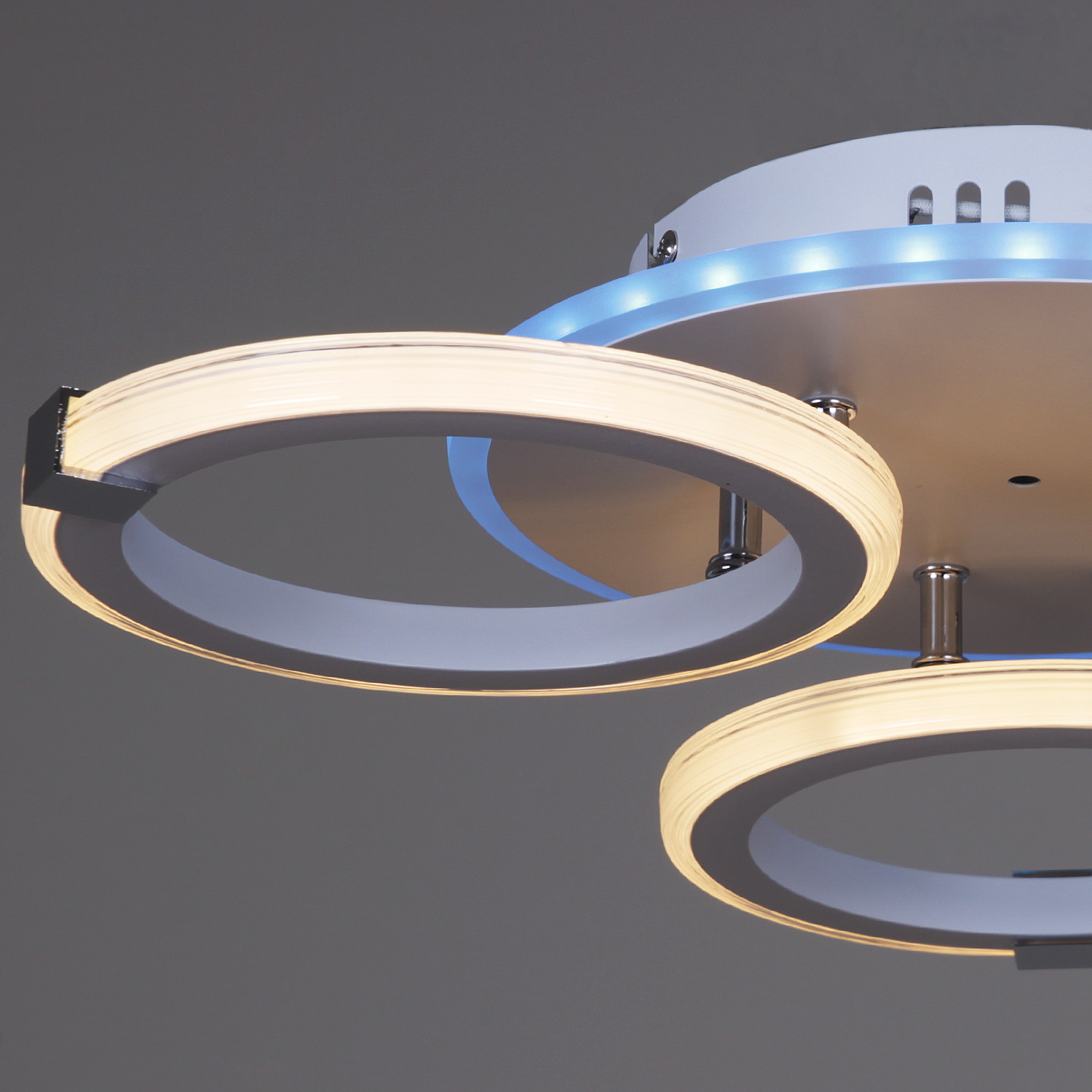 06319-3.3-03 WH+CR (RGB)-2