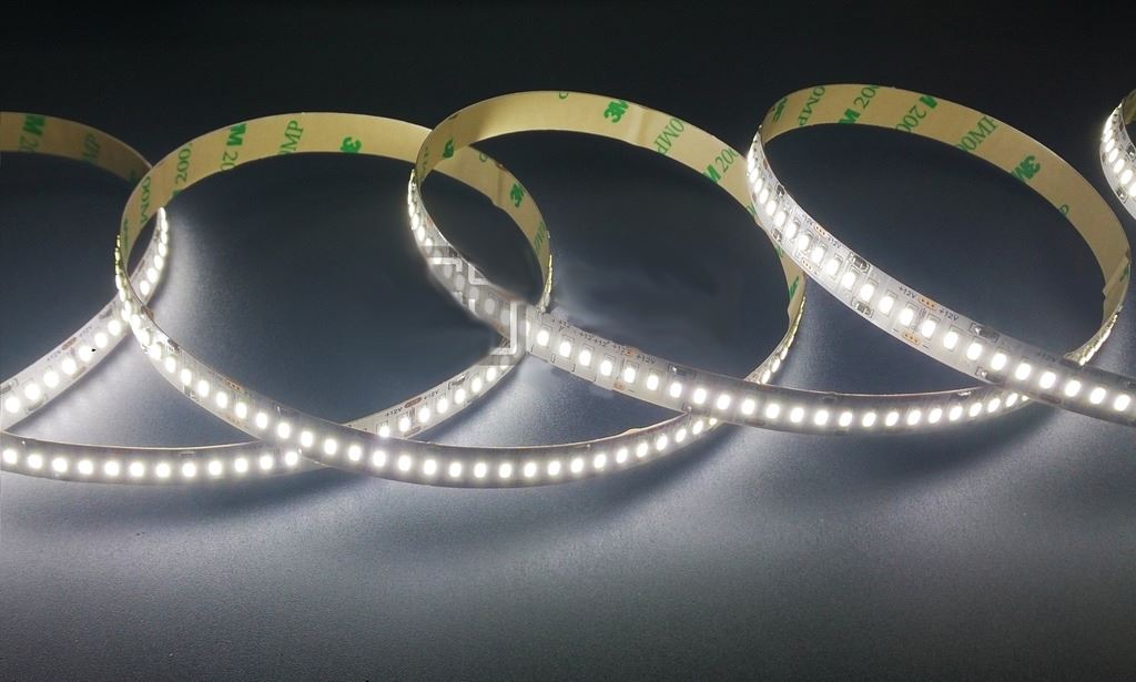 LUX Лента светодиодная открытая IP20 12V 24 Вт/м 3014 240led/м 6000К холодный белый Eleganz (5м)