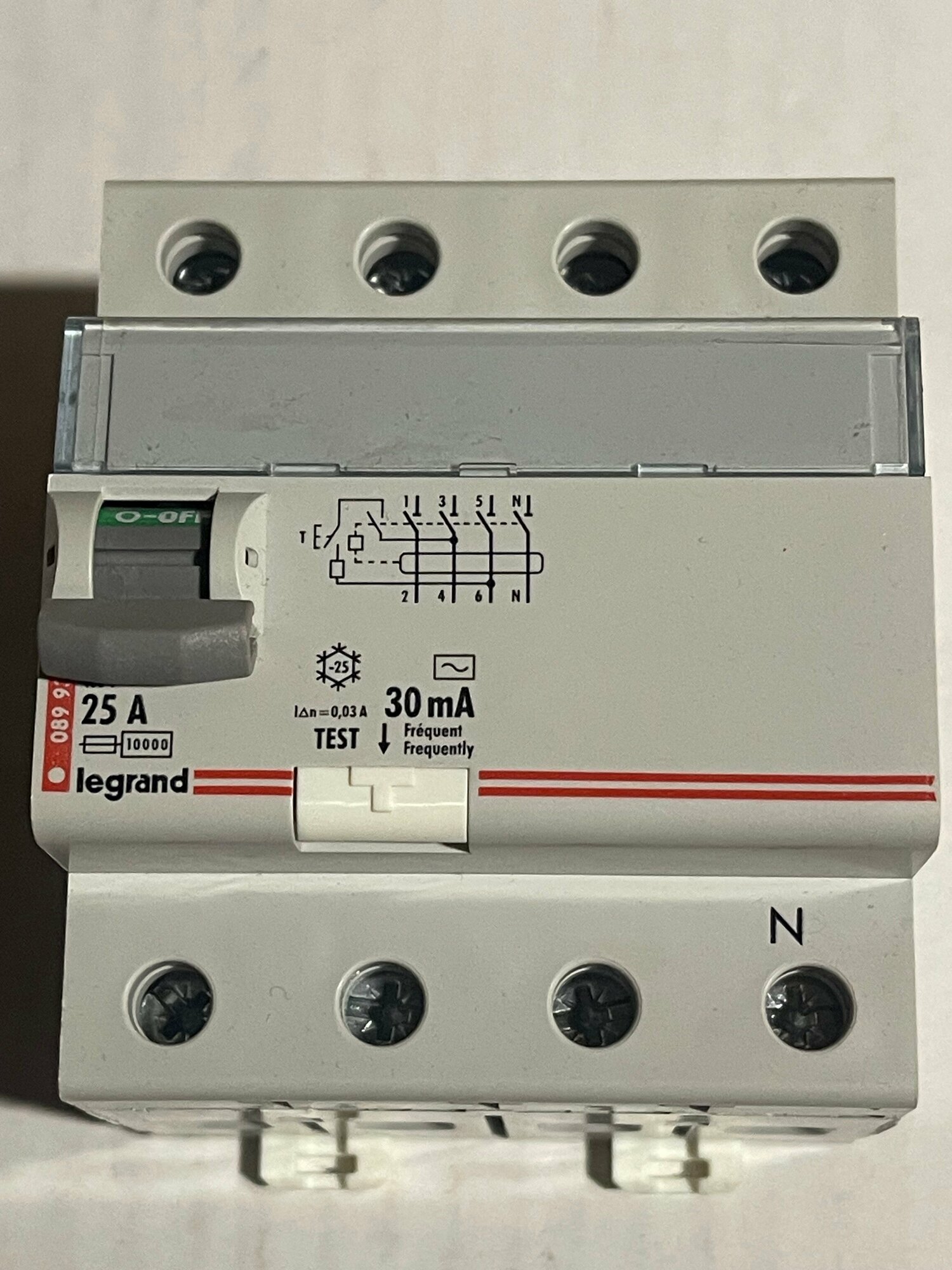 legrand устройство защитного отключения lexic 4р 25a 30ма тип ас 008993