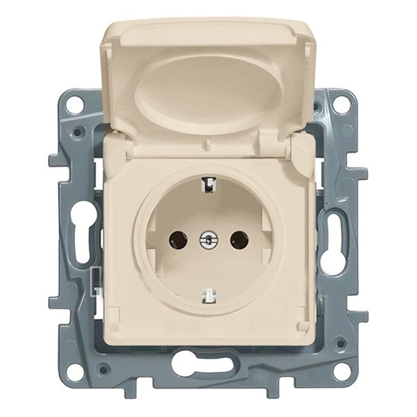 Legrand Etika розетка 1-я с заземлением с крышкой со шторками IP44 слоновая кость