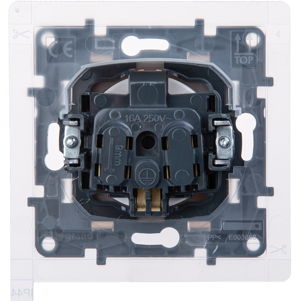 legrand etika розетка 1-я с заземлением с крышкой со шторками ip44 белая