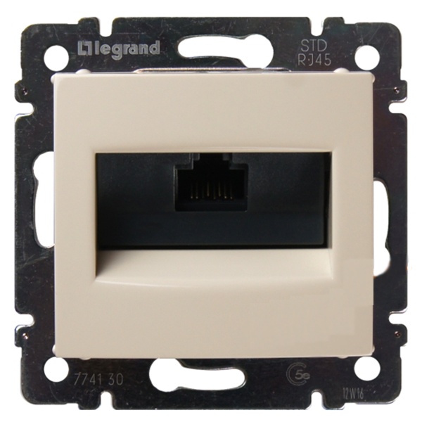Legrand Valena розетка компьютерная 1-я RJ-45 UTP 300МГц 8 контактов 1выход 5 кат. слоновая кость