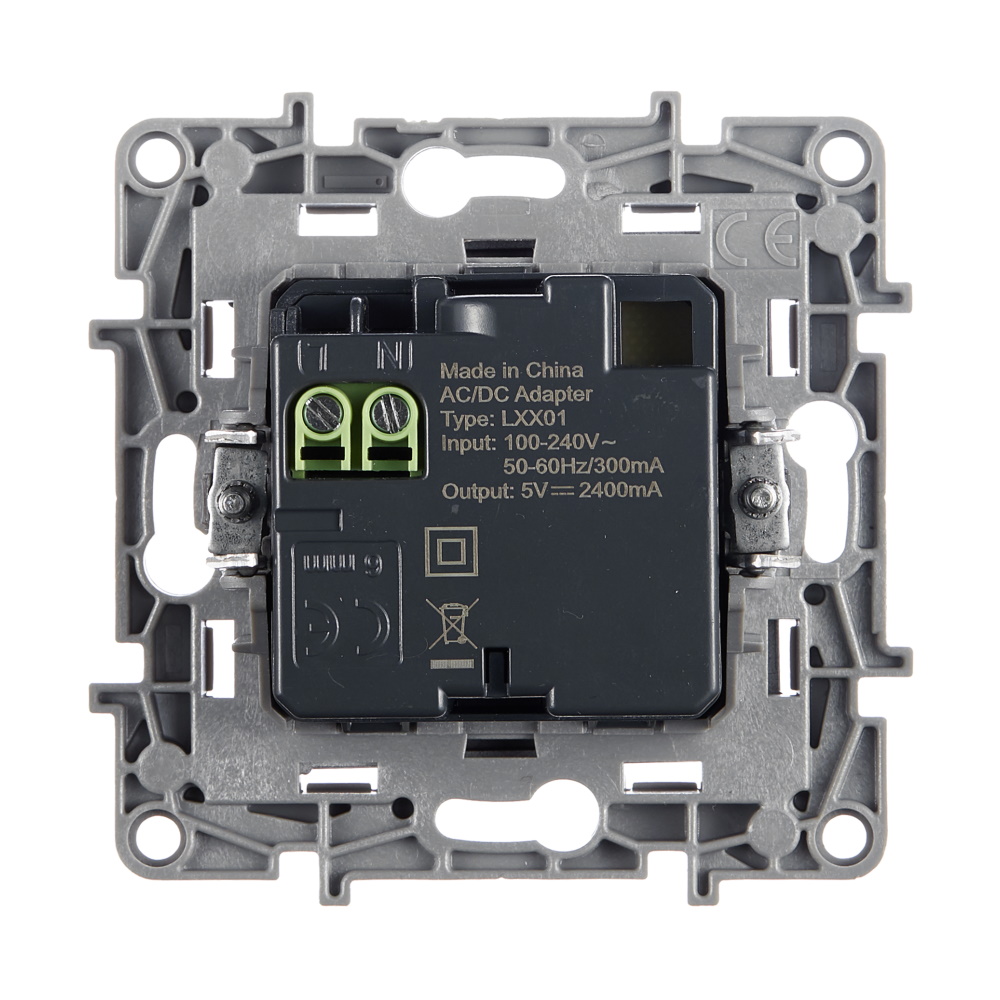 legrand etika зарядное устройство с двумя usb-разьемами 240в/5в 2400ма антрацит