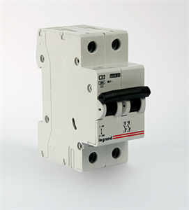 legrand 404043 автоматический выключатель тх3 2p 20a 6ка тип с