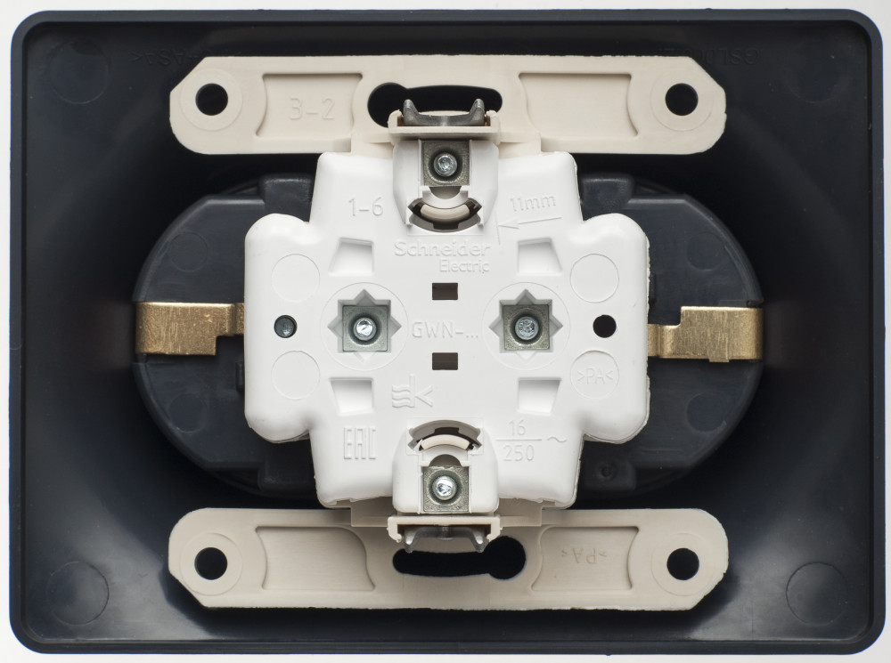 system electric glossa розетка 2-я с заземлением шоколад