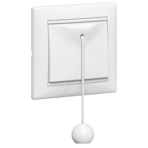 legrand valena ip44 розетка 1-я с заземлением с крышкой белая 774220к